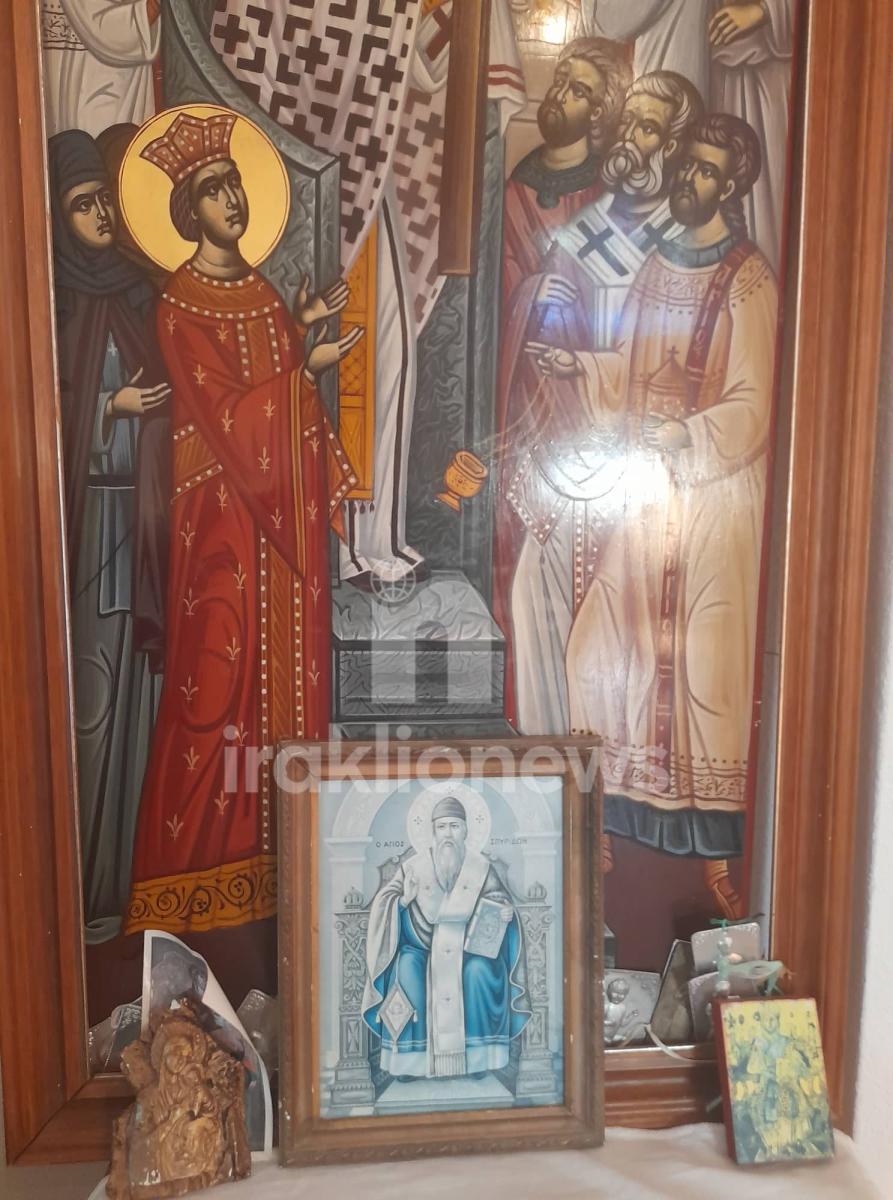 Πλήθος πιστών στην παραμονή του Τιμίου Σταυρού στην ενορία του Κλήματος Δήμου Φαιστού (pics) 8 Πλήθος πιστών στην παραμονή του Τιμίου Σταυρού στην ενορία του Κλήματος Δήμου Φαιστού (pics)
