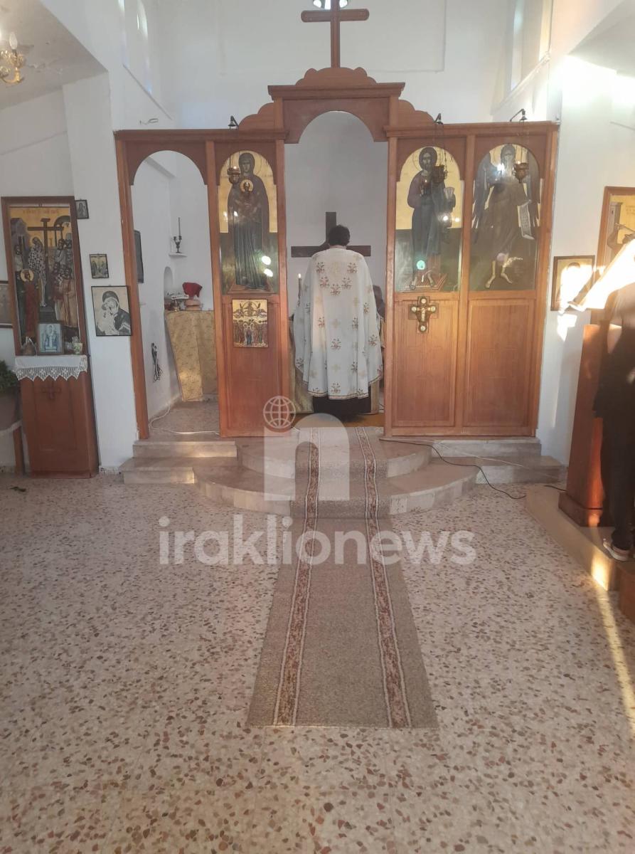 Πλήθος πιστών στην παραμονή του Τιμίου Σταυρού στην ενορία του Κλήματος Δήμου Φαιστού (pics) 11 Πλήθος πιστών στην παραμονή του Τιμίου Σταυρού στην ενορία του Κλήματος Δήμου Φαιστού (pics)
