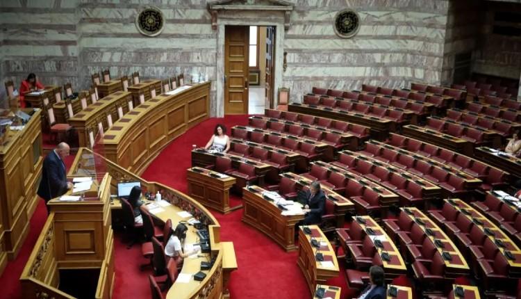 Βουλή: Ψηφίστηκε το νομοσχέδιο για το νέο σύστημα επιλογής διοικήσεων στο Δημόσιο