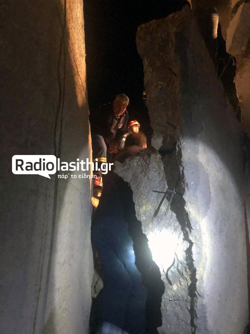 Απίστευτες στιγμές στην Κρήτη- Βίντεο και φωτογραφίες από την ασύλληπτη τραγωδία με την πτώση του βράχου 12 Απίστευτες στιγμές στην Κρήτη- Βίντεο και φωτογραφίες από την ασύλληπτη τραγωδία με την πτώση του βράχου