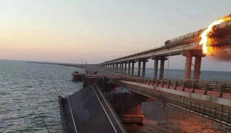 Η στιγμή της έκρηξης στη γέφυρα του Κερτς στην Ουκρανία (vid)