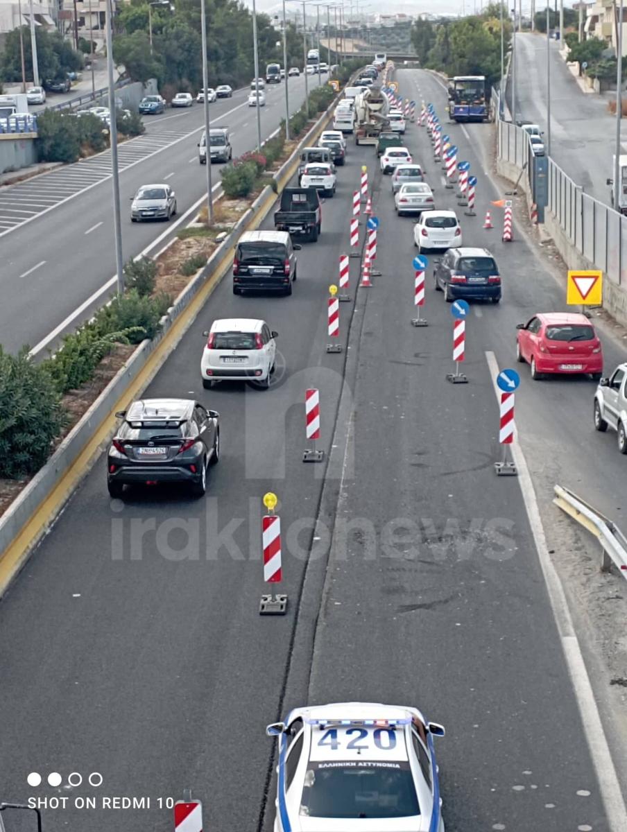 Συνεχίζεται το κομφούζιο στην Εθνική - Αφόρητη κίνηση το μεσημέρι στο ύψος της Παπαναστασίου (pics) 4 Συνεχίζεται το κομφούζιο στην Εθνική - Αφόρητη κίνηση το μεσημέρι στο ύψος της Παπαναστασίου (pics)