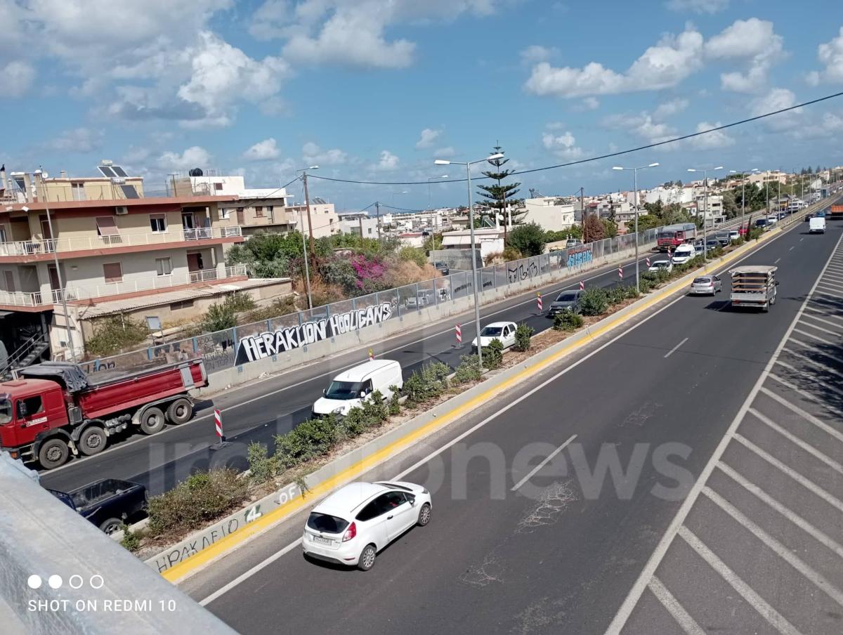 Συνεχίζεται το κομφούζιο στην Εθνική - Αφόρητη κίνηση το μεσημέρι στο ύψος της Παπαναστασίου (pics) 16 Συνεχίζεται το κομφούζιο στην Εθνική - Αφόρητη κίνηση το μεσημέρι στο ύψος της Παπαναστασίου (pics)