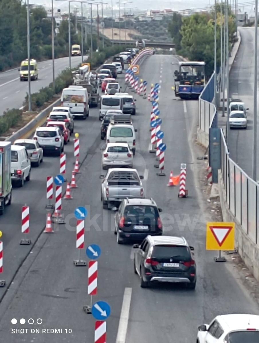Συνεχίζεται το κομφούζιο στην Εθνική - Αφόρητη κίνηση το μεσημέρι στο ύψος της Παπαναστασίου (pics) 13 Συνεχίζεται το κομφούζιο στην Εθνική - Αφόρητη κίνηση το μεσημέρι στο ύψος της Παπαναστασίου (pics)