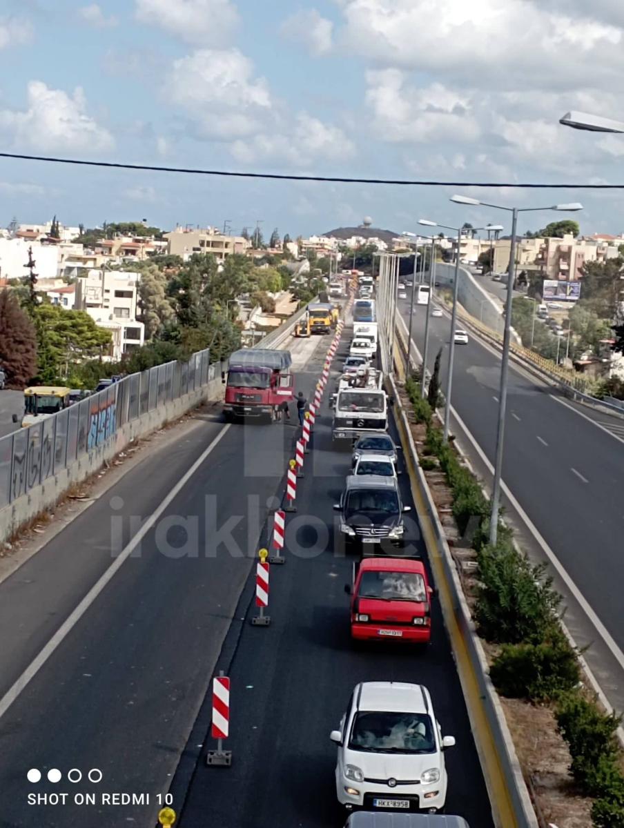 Συνεχίζεται το κομφούζιο στην Εθνική - Αφόρητη κίνηση το μεσημέρι στο ύψος της Παπαναστασίου (pics) 10 Συνεχίζεται το κομφούζιο στην Εθνική - Αφόρητη κίνηση το μεσημέρι στο ύψος της Παπαναστασίου (pics)