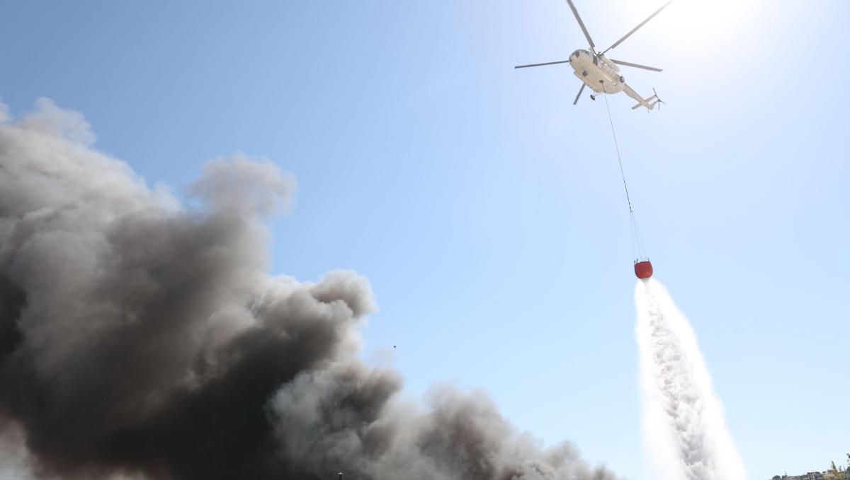 Μεγάλη φωτιά στο Σμάρι - Σηκώθηκε και το Πυροσβεστικό ελικόπτερο - Αναζωπύρωση τώρα (pics)