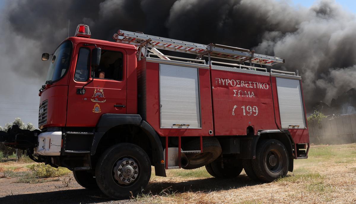 Μεγάλη φωτιά στο Σμάρι - Σηκώθηκε και το Πυροσβεστικό ελικόπτερο - Αναζωπύρωση τώρα (pics)