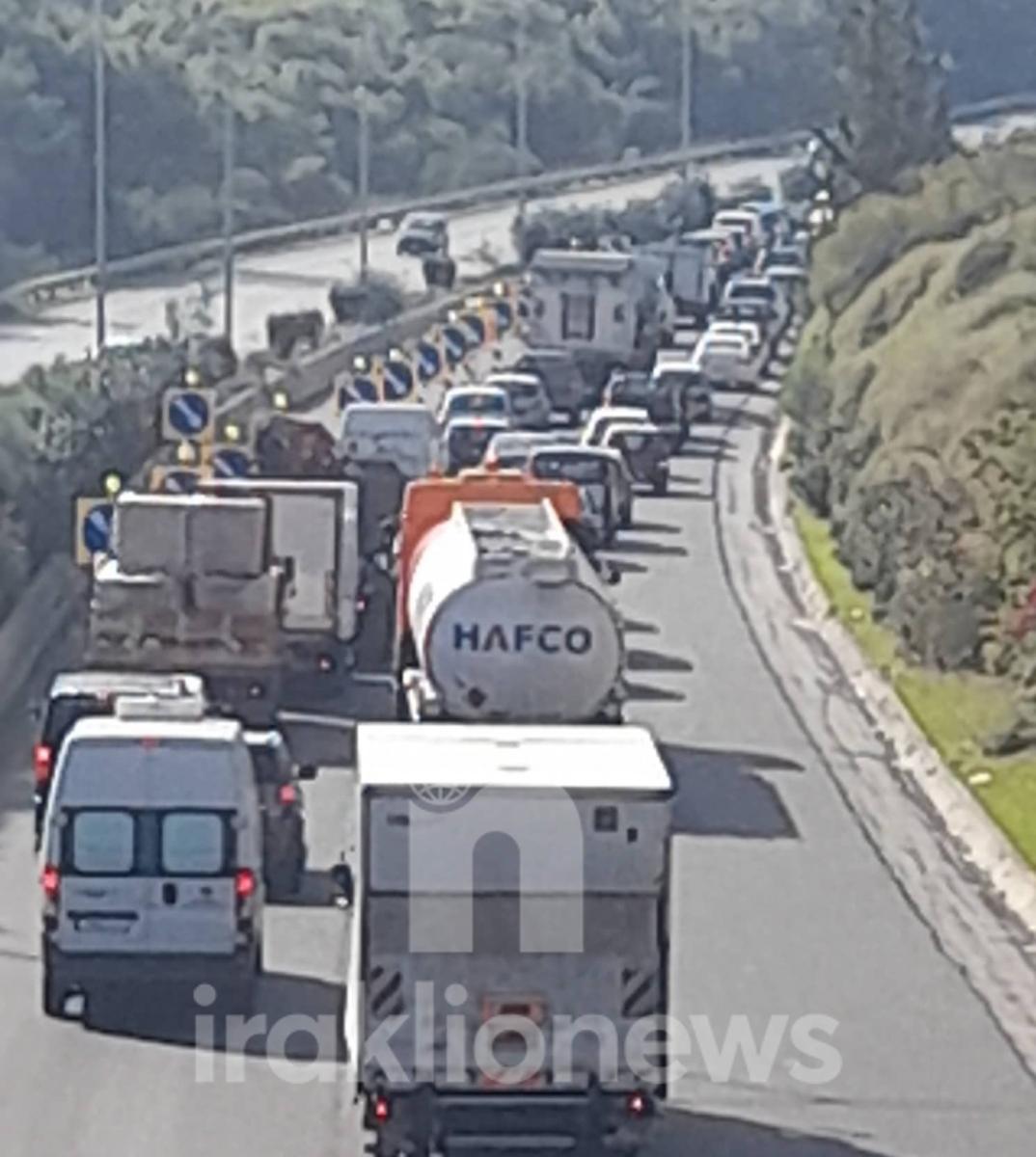 Ηράκλειο: Συνωστισμός οχημάτων και μεγάλη ταλαιπωρία οδηγών για ακόμη μια μέρα (pics)