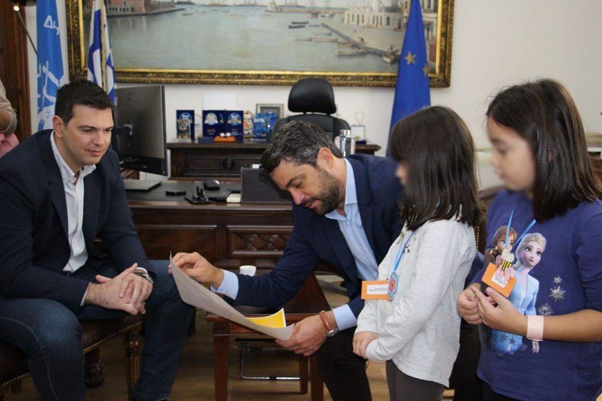Επίσκεψη μαθητών του 16ου Νηπιαγωγείου στο Δημαρχείο Χανίων – Συνάντηση με τον Δήμαρχο, Π. Σημανδηράκη