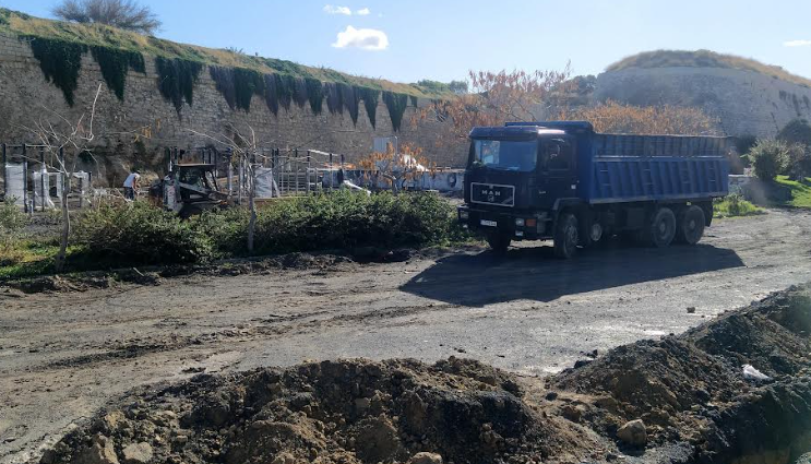 Επίσκεψη του Δημάρχου Ηρακλείου Βασίλη Λαμπρινού στο έργο αναβάθμισης του πάρκου επί της οδού Εφόδου