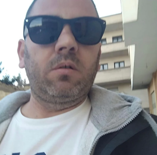 Συνελήφθη ο 45χρονος βιαστής στο Παλαιό Φάληρο (Pics+Vids) 4 Συνελήφθη ο 45χρονος βιαστής στο Παλαιό Φάληρο (Pics+Vids)