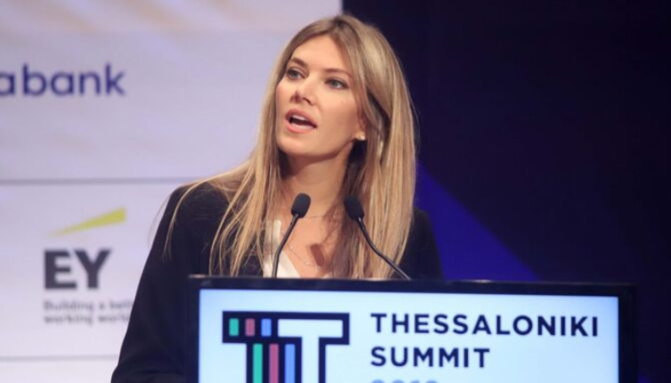 Εύα Καϊλή: Θέλει να βγάλει το «βραχιολάκι» και «να επανέλθει στα καθήκοντά της στο ευρωκοινοβούλιο»