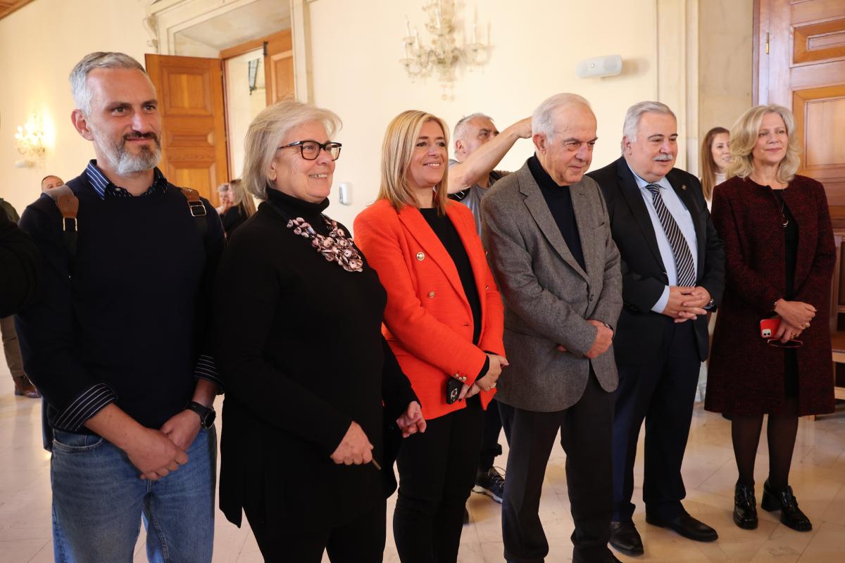 Χριστουγεννιάτικα κάλαντα στην Λότζια
