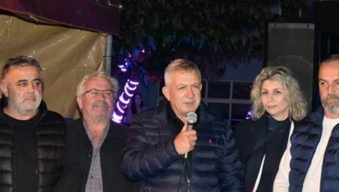 Φωταγώγηση Χριστουγεννιάτικου δέντρου στις Μοίρες