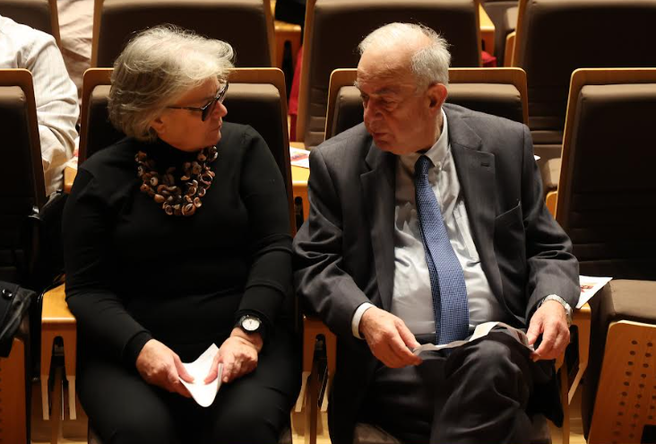 Με τις μελωδίες της Φιλαρμονικής του Δήμου Ηρακλείου η φωταγώγηση του Χριστουγεννιάτικου δένδρου του Πολιτιστικού Συνεδριακού Κέντρου Ηρακλείου