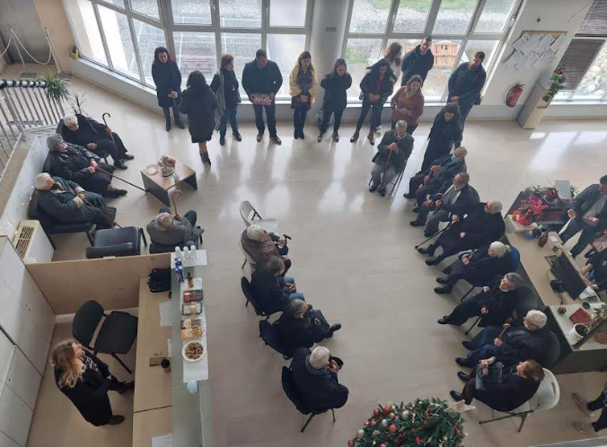 Κάλαντα και ευχές από τους ηλικιωμένους - μέλη του ΚΗΦΗ, στο Δημαρχείο Γόρτυνας, στους Αγίους Δέκα
