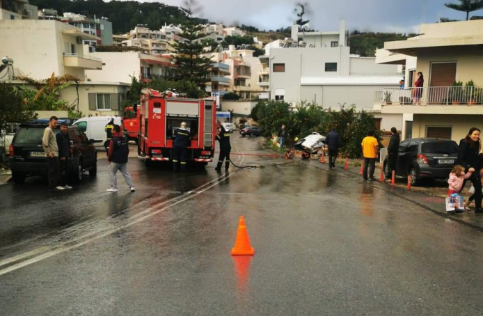 Κρήτη: Στις φλόγες τυλίχθηκε όχημα στην περιοχή του ΙΚΑ (Vid)