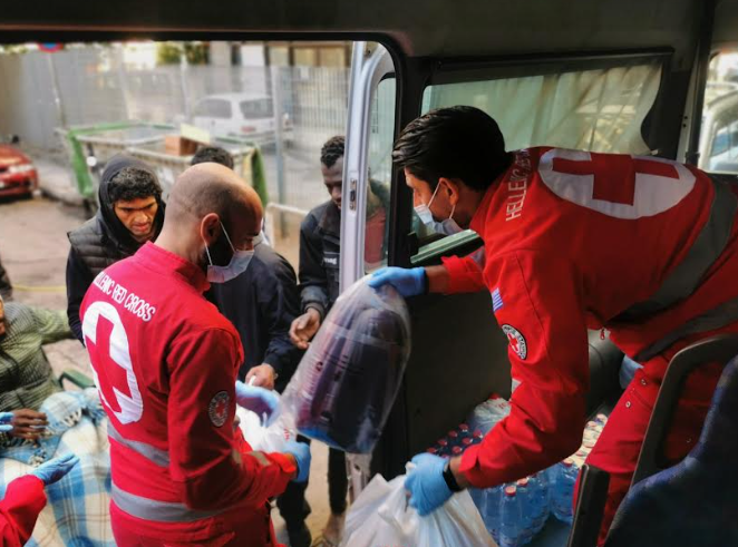 Ο Ελληνικός Ερυθρός Σταυρός διοργανώνει νέα δράση υποστήριξης αστέγων στο ιστορικό κέντρο της Αθήνας 3 Ο Ελληνικός Ερυθρός Σταυρός διοργανώνει νέα δράση υποστήριξης αστέγων στο ιστορικό κέντρο της Αθήνας