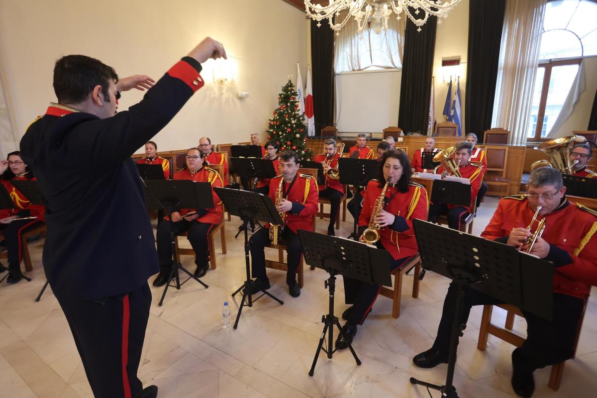 Κοινή εκδήλωση κοπής πρωτοχρονιάτικης πίτας στη Λότζια από Περιφέρεια Κρήτης και Δήμο (pics) 6 Κοινή εκδήλωση κοπής πρωτοχρονιάτικης πίτας στη Λότζια από Περιφέρεια Κρήτης και Δήμο (pics)