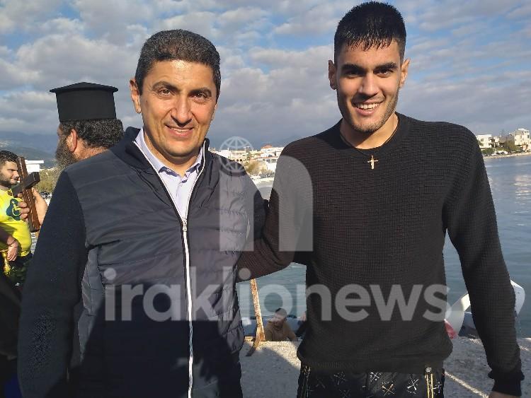 Μεσαρά: Έπιασε τον σταυρό στα γενέθλια του! (pics+video)