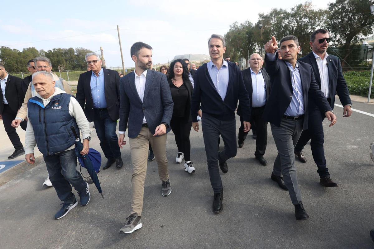 Στο Karteros Beach Sports Center o Πρωθυπουργός, ενημερώθηκε και ξεναγήθηκε από τον Λευτέρη Αυγενάκη (Pics)