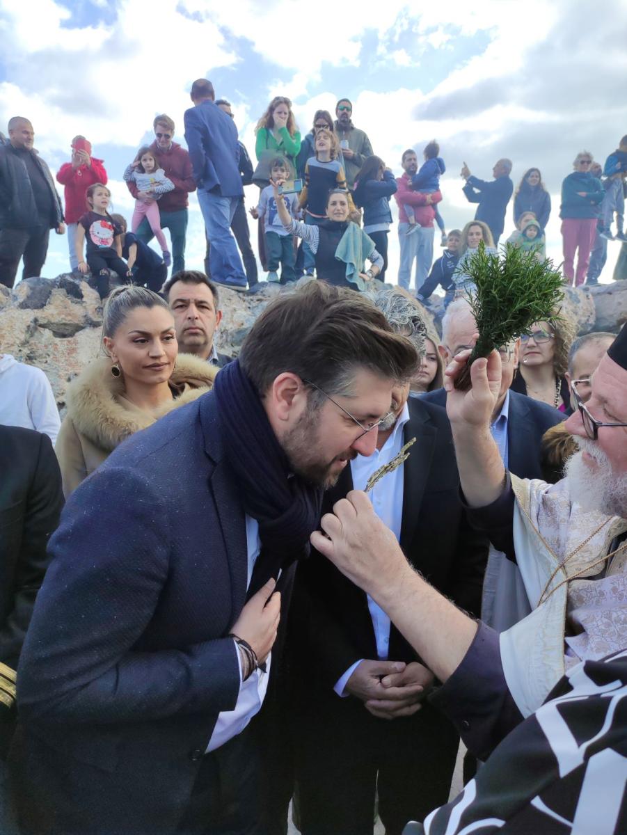 Πλήθος κόσμου στις τελετές καθαγιασμού των υδάτων στο Μαλεβιζί(pics)