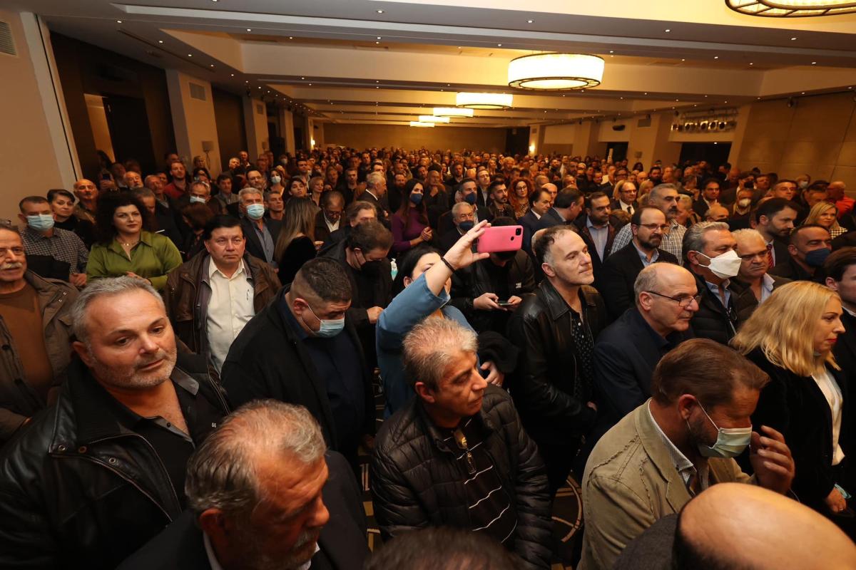 Τεράστια προσέλευση στην κοπή πίτας του Λευτέρη Αυγενάκη (Pics)
