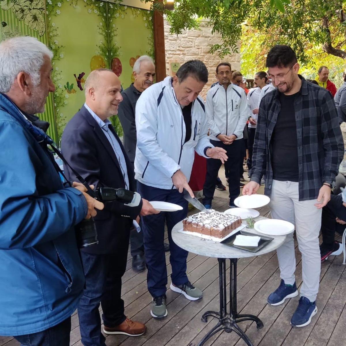 Ο Λευτέρης Αυγενάκης στην κοπή της πρωτοχρονιάτικης βασιλόπιτας του Συλλόγου Δρομέων Υγείας Ρεθύμνου (pics)