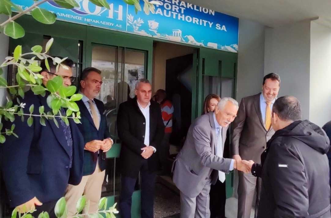 Επίσκεψη του Υπουργού Ναυτιλίας και Νησιωτικής Πολιτικής Γιάννη Πλακιωτάκη στον Οργανισμό Λιμένος Ηρακλείου 6 Επίσκεψη του Υπουργού Ναυτιλίας και Νησιωτικής Πολιτικής Γιάννη Πλακιωτάκη στον Οργανισμό Λιμένος Ηρακλείου