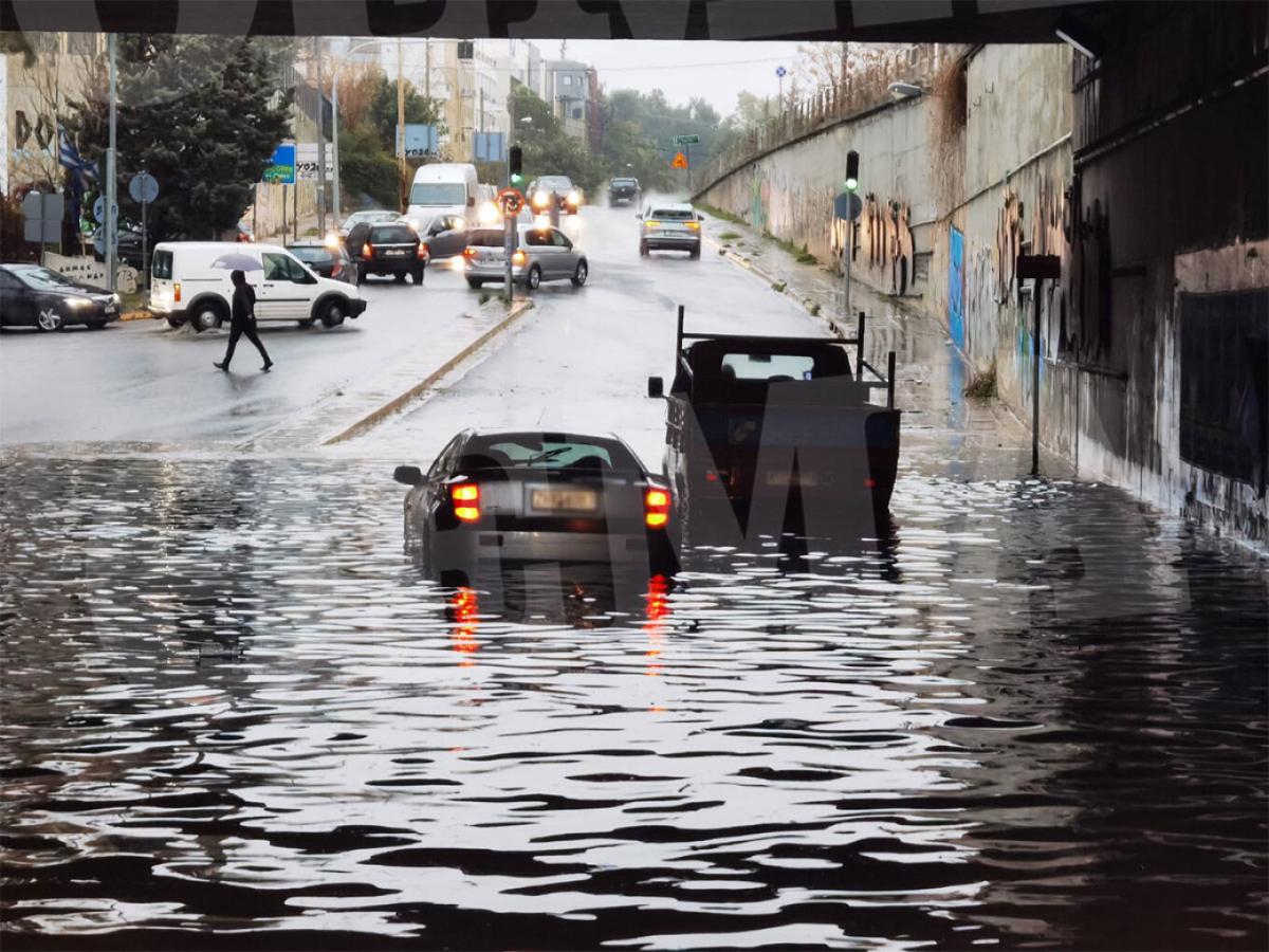 Η κακοκαιρία "χτύπησε" την Αθήνα - Μήνυμα από το 112 - Εγκλωβισμένα οχήματα στο Μαρούσι (vid) 3 Η κακοκαιρία "χτύπησε" την Αθήνα - Μήνυμα από το 112 - Εγκλωβισμένα οχήματα στο Μαρούσι (vid)