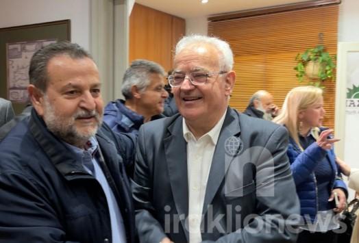 Πλήθος κόσμου στα εγκαίνια του πολιτικού γραφείου του Λάμπρου Βαμβακά (pics)