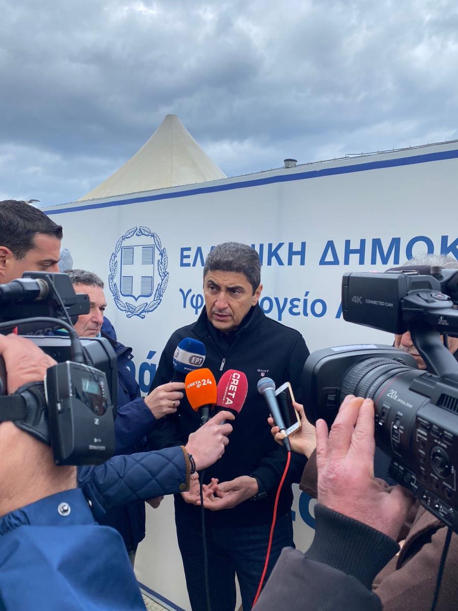 Διθυραμβικά σχόλια της ΔΕΜΑ μετά την επίσκεψη και την ξενάγησή τους από τον Λευτέρη Αυγενάκη, στο Karteros Beach Sports Center