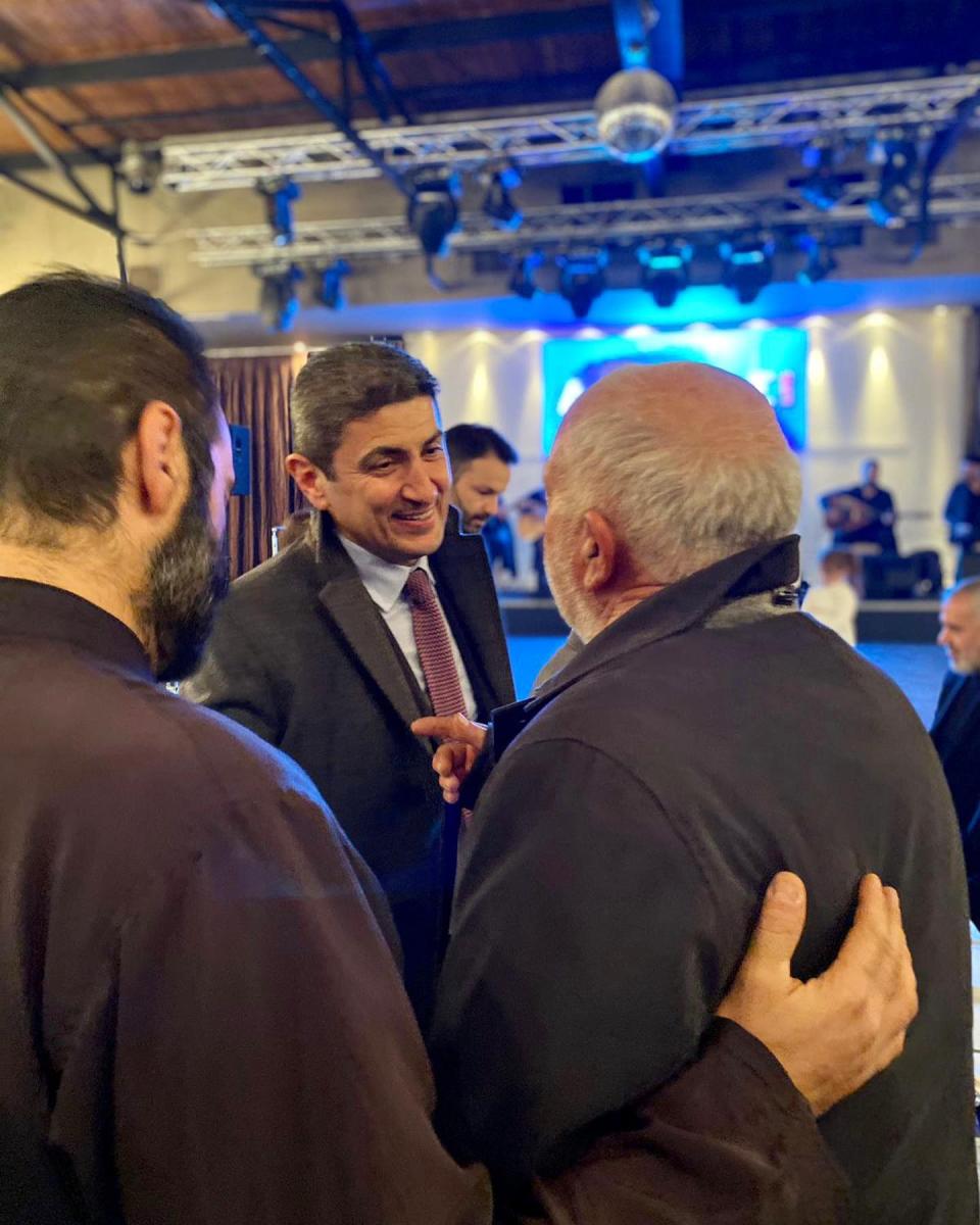 Ο Ερμής Ζωνιανών βράβευσε τον Λευτέρη Αυγενάκη (pics) 4 Ο Ερμής Ζωνιανών βράβευσε τον Λευτέρη Αυγενάκη (pics)
