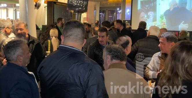 Πλήθος κόσμου στα εγκαίνια του πολιτικού γραφείου του Λάμπρου Βαμβακά (pics)