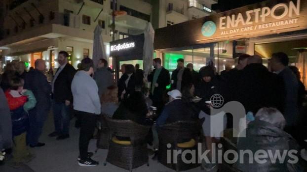 Πλήθος κόσμου στα εγκαίνια του πολιτικού γραφείου του Λάμπρου Βαμβακά (pics)