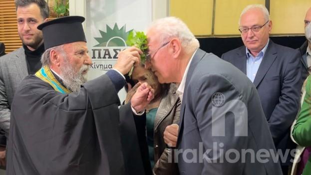 Πλήθος κόσμου στα εγκαίνια του πολιτικού γραφείου του Λάμπρου Βαμβακά (pics)