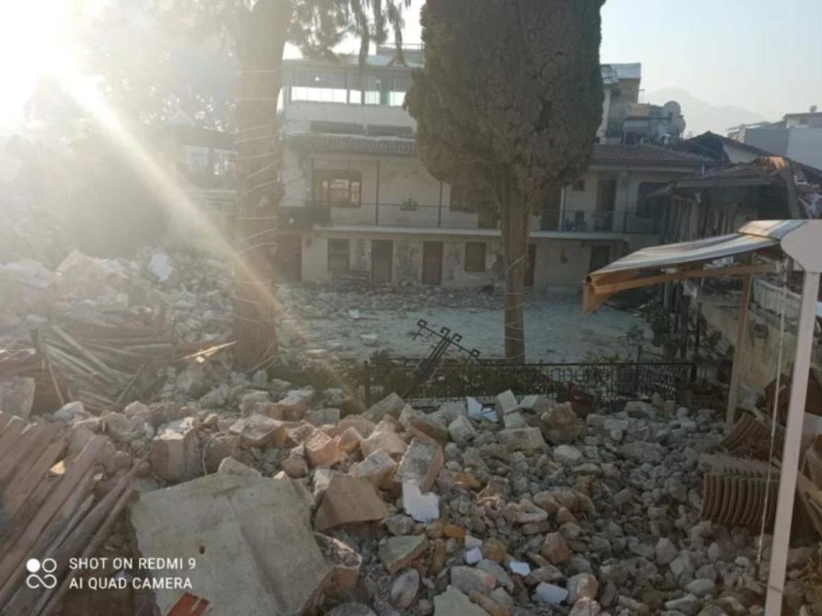 Καταστράφηκε απ' τον σεισμό ο Ιερός Ναός Αγίων Πέτρου και Παύλου στην Αντιόχεια - Πως ήταν πριν και πως είναι τώρα