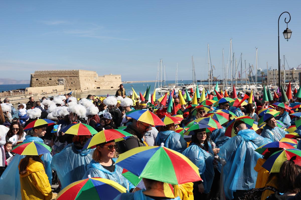 Πλήθος κόσμου στο Καστρινό Καρναβάλι! (pics)