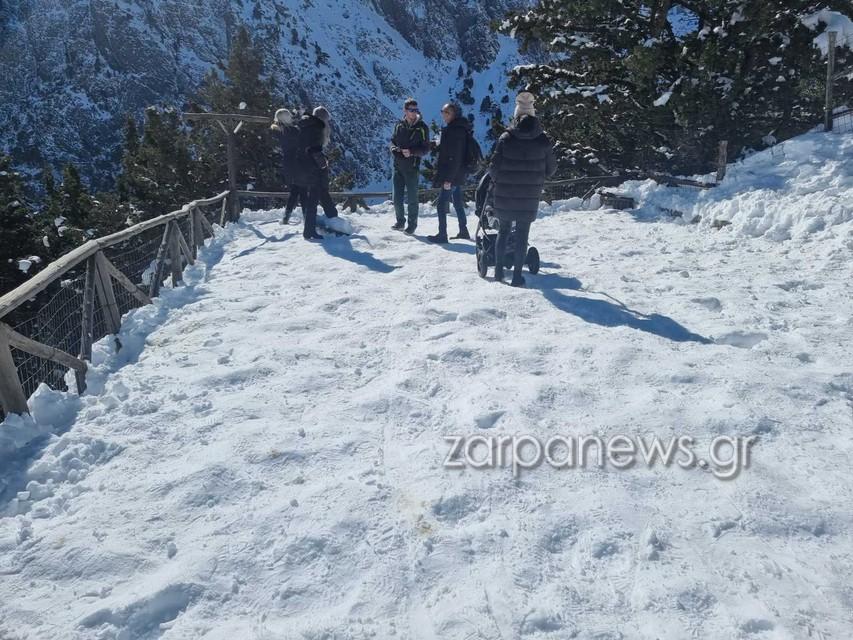 "Πήραν τα βουνά" οι Χανιώτες για να απολαύσουν τα χιόνια (pics)