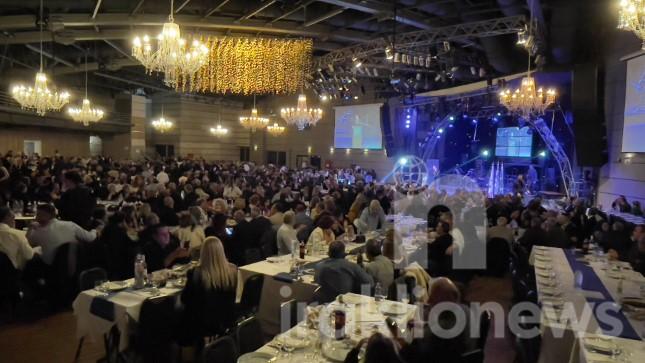 Ηράκλειο: Πλήθος κόσμου στην κοπή πίτας της ΝΟΔΕ (pics, vid) 3 Ηράκλειο: Πλήθος κόσμου στην κοπή πίτας της ΝΟΔΕ (pics, vid)