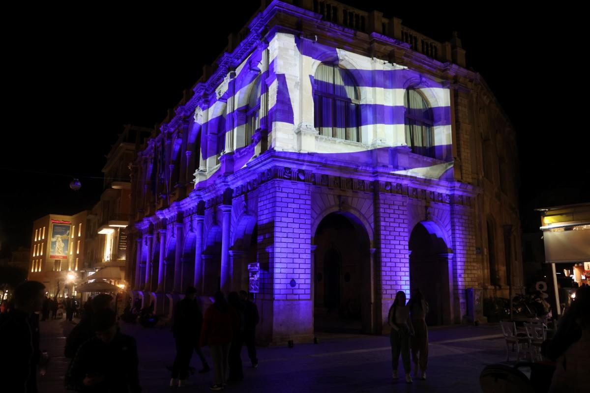 Στα γαλανόλευκα η Λότζια (pics)