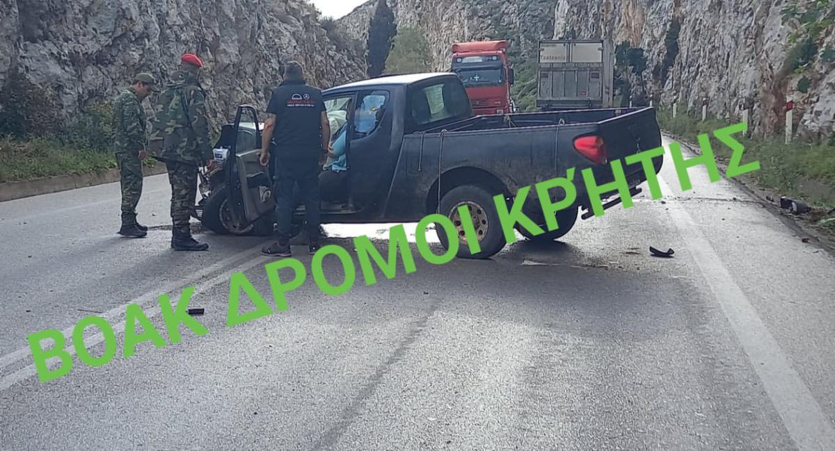 Κρήτη: Νέο τροχαίο με τραυματισμό - Αγροτικό ξέφυγε της πορείας του και προσέκρουσε σε βράχο (pics)