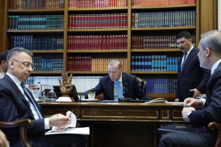 Τηλεφωνική επικοινωνία Ερντογάν-Πούτιν – Οι Τούρκοι έδωσαν στη δημοσιότητα φωτογραφίες του προέδρου