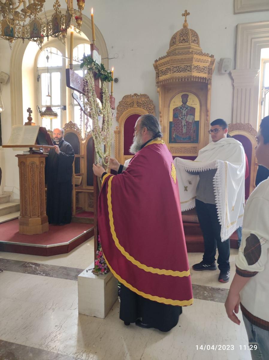 Ο Εφημέριος Γ. Φραγκάκης στον Άγιο Γεώργιο Μοιρών για την αποκαθήλωση (pics)