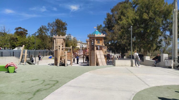 Έτοιμες δύο ακόμα σύγχρονες παιδικές χαρές στο κέντρο του Ηρακλείου