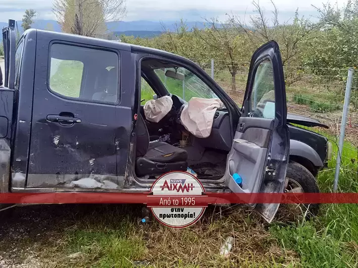 Αυτοκίνητο προσέκρουσε σε σταθμευμένο αγροτικό – Νεκρός ο οδηγός (pics) 4 Αυτοκίνητο προσέκρουσε σε σταθμευμένο αγροτικό – Νεκρός ο οδηγός (pics)