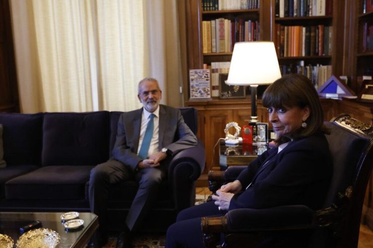 Ανέλαβε υπηρεσιακός πρωθυπουγός ο Ιωάννης Σαρμάς