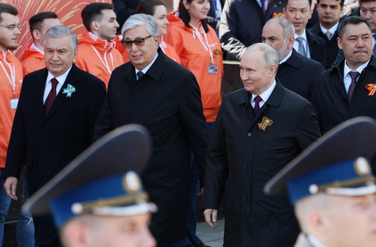 Βλ. Πούτιν: Η Δύση με μίσος και ρωσοφοβία κήρυξε πόλεμο και κρατά όμηρο τον ουκρανικό λαό