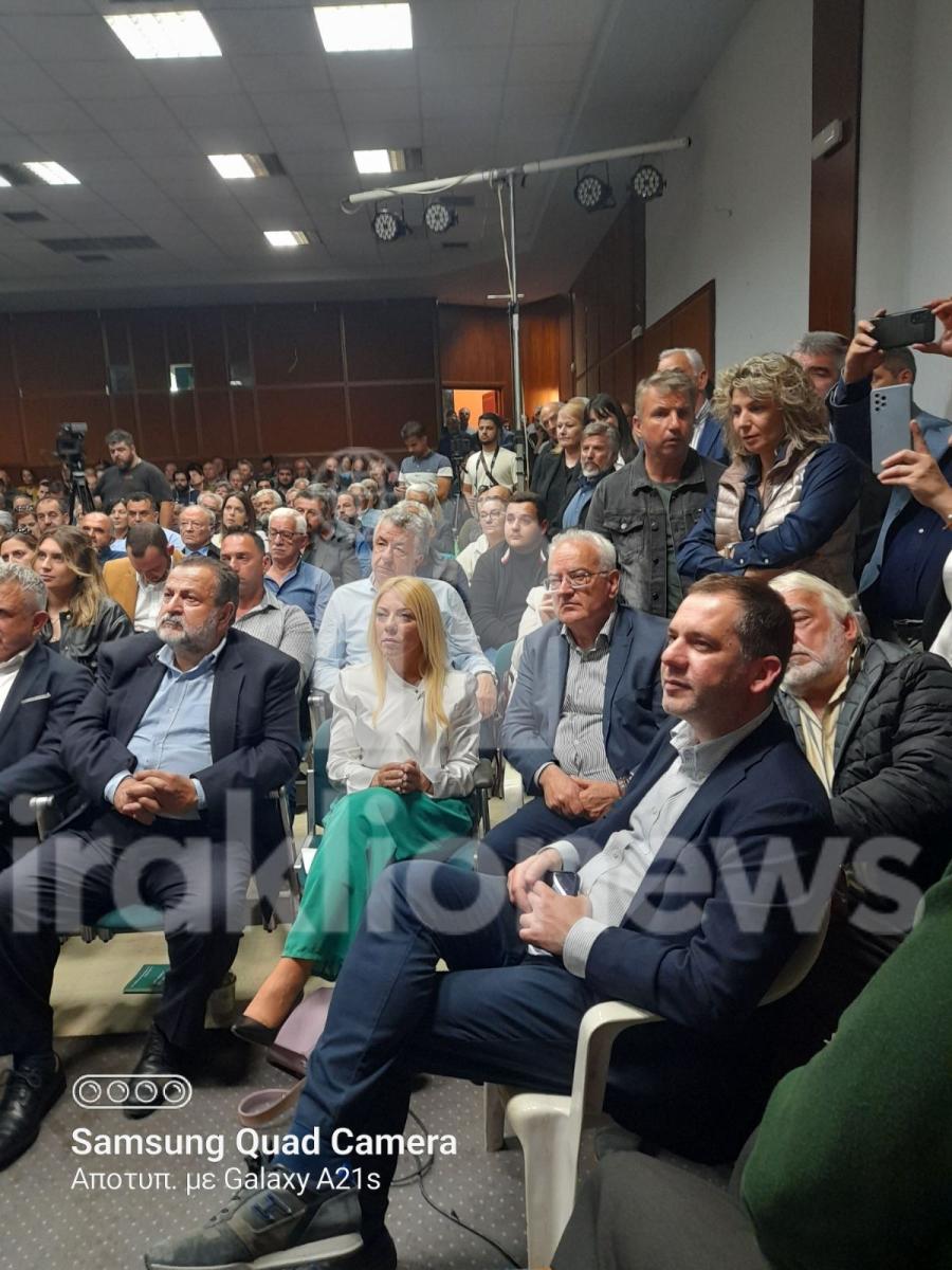 Παρουσιάστηκε το ψηφοδέλτιο του ΠΑΣΟΚ στο Ηράκλειο - Χειροκροτήματα για τον Γιώργο Παπανδρέου (pics + vid)
