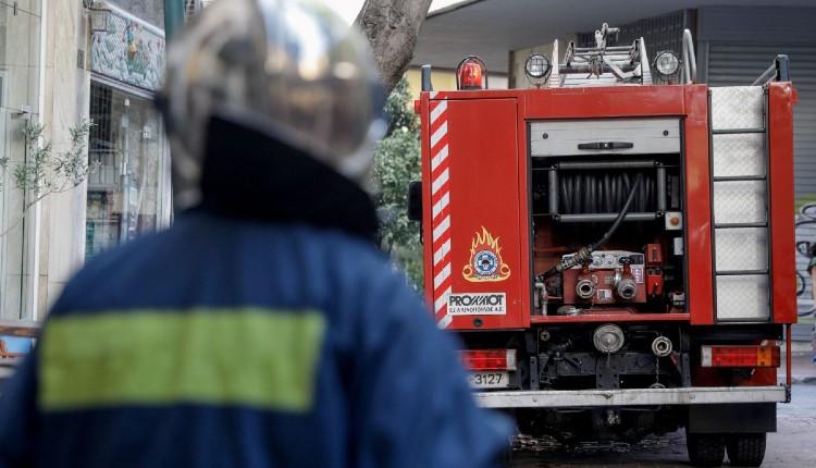 Κρήτη: Φωτιά στην αυλή σπιτιού κινητοποίησε τις αρχές